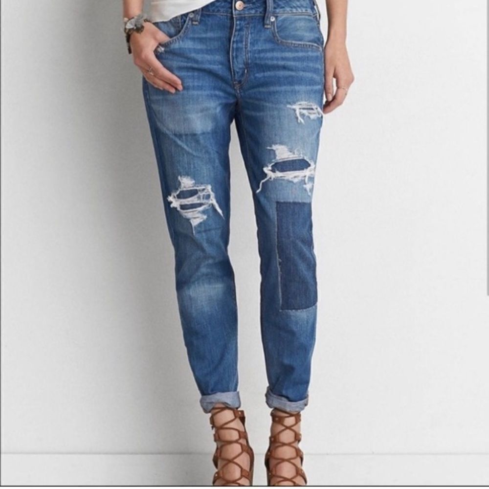 EXCELLENT DISTRESSED CONDITION WOMEN 2 LONG AMERICAN EAGLE PATCHED TOMGIRL JEANS